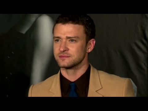 VIDEO : Justin Timberlake Tells Critic To 'Kiss My Ass'