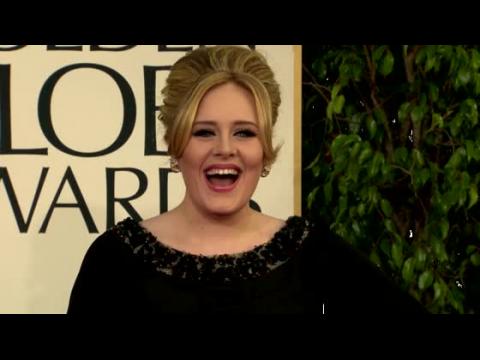VIDEO : Adele Celebrates Grammy Win From Bed
