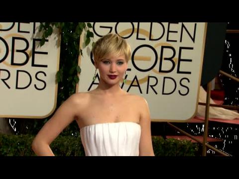 VIDEO : El momento embarazoso de Jennifer Lawrence festejando en Atlanta