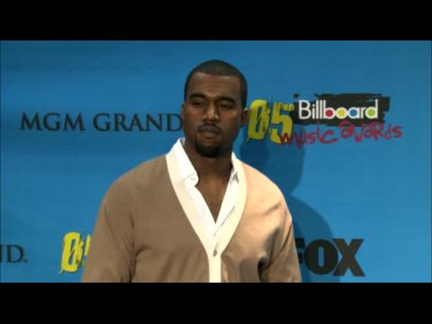 VIDEO : Kanye West llega a un acuerdo de $250,000 dlares