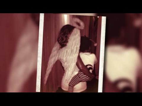 VIDEO : Angelic Beyonc Cuddles Blue Ivy As Miranda Kerr Giggles With Superman Flynn