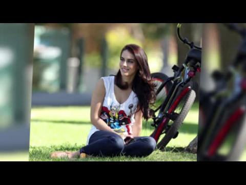 VIDEO : Jessica Lowndes Bikes Through The Park On Day Off
