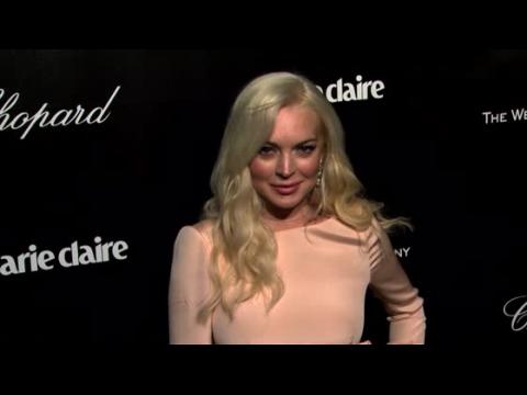 VIDEO : Lindsay Lohan Returns To Recording Studio