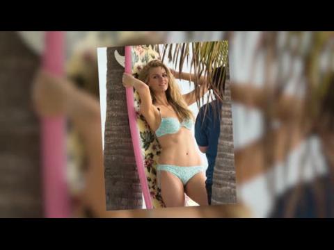 VIDEO : Brooklyn Decker pose en bikini  Miami