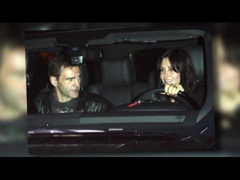 VIDEO : Courteney Cox Steps Out With Snow Patrol Star Johnny McDaid