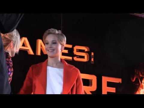 VIDEO : Jennifer Lawrence's Embarrassing Sex Toy Story