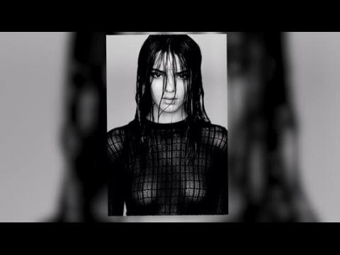 VIDEO : Kendall Jenner Poses In a Super Revealing Model Snap