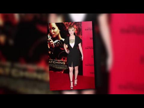 VIDEO : Jennifer Lawrence est affolante  la premire de Hunger Games  New York