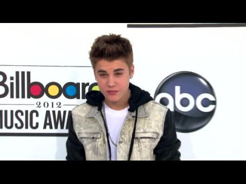 VIDEO : Justin Bieber Asked To Clean Up Graffiti By Australian Mayor