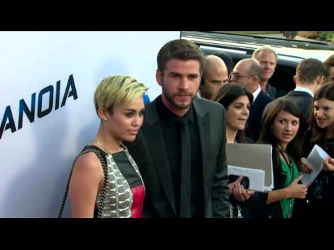VIDEO : Liam Hemsworth and Miley Cyrus Have a Secret Meeting