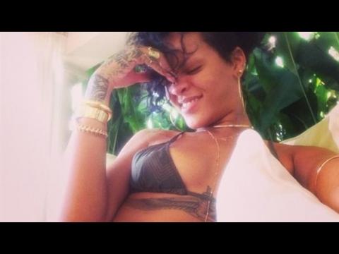 VIDEO : Rihanna pasa la Navidad al sol en Barbados