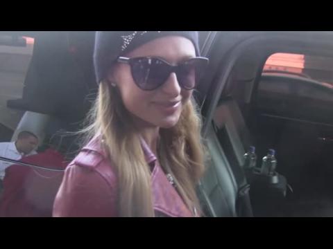 VIDEO : Paris Hilton dit que Lindsay Lohan est sur sa liste des vilains