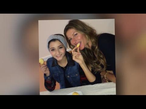 VIDEO : Gisele Bundchen Visits Teen With Cancer