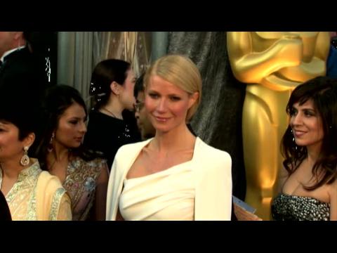 VIDEO : Gwyneth Paltrow le pide a sus amigos no participar en la fiesta de Vanity Fair