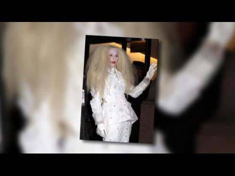 VIDEO : Lady Gaga Looks Spooky at the Glamour Awards