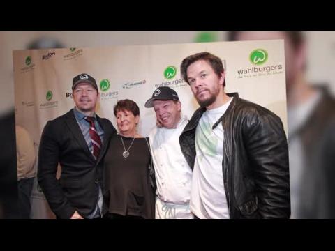 VIDEO : Mark Wahlberg and Bros to Have Wahlburger Reality TV Show