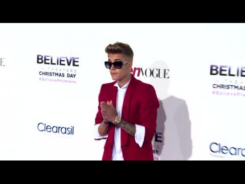 VIDEO : Justin Bieber Arrested for DUI, Resisting Arrest and Drag Racing