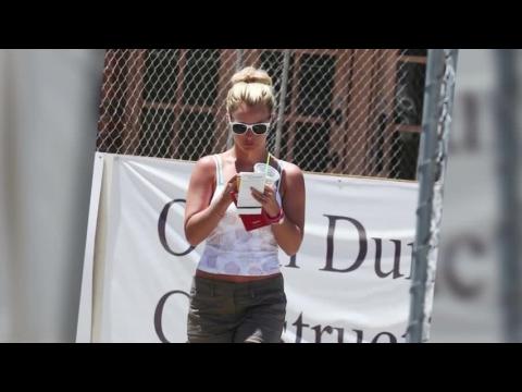 VIDEO : Is Britney Spears Trying to Lose Weight?