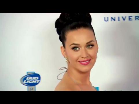 VIDEO : Katy Perry Doesn't Need A Dude To Have A Family