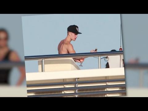 VIDEO : Justin Bieber Shows Zero Concern For Bloom Incident on Yacht