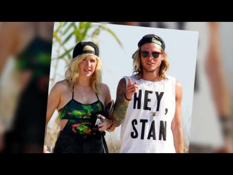 VIDEO : Ellie Goulding and Dougie Poynter Bring Romance to Ibiza