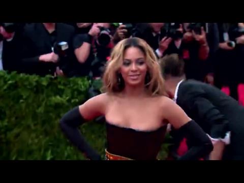 VIDEO : Hombre muerde el dedo de otro hombre en concierto de Jay-Z y Beyonce