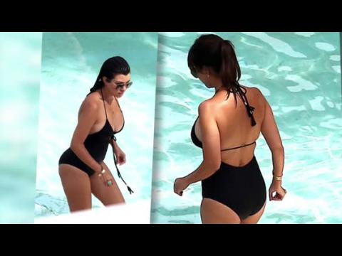 VIDEO : Kourtney Kardashian Sizzles In A Swimsuit On Family Day Out In Miami
