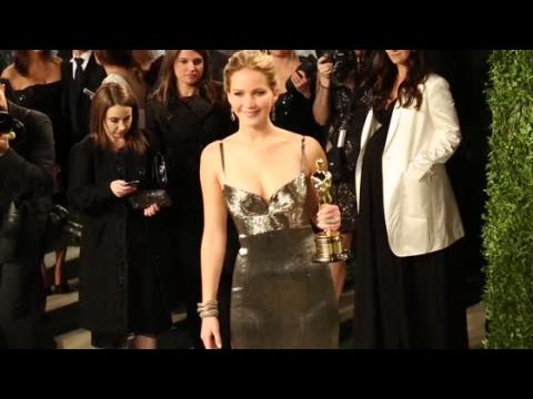VIDEO : Where Jennifer Lawrence Keeps Her Oscar