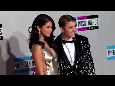 VIDEO : Selena Gomez Admits Justin Bieber Relationship Was Stressful