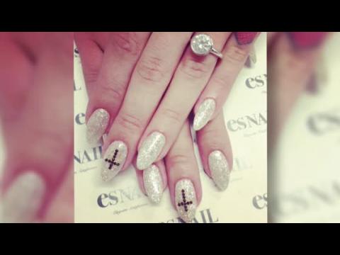 VIDEO : Kelly Osbourne Shows Off Engagement Ring