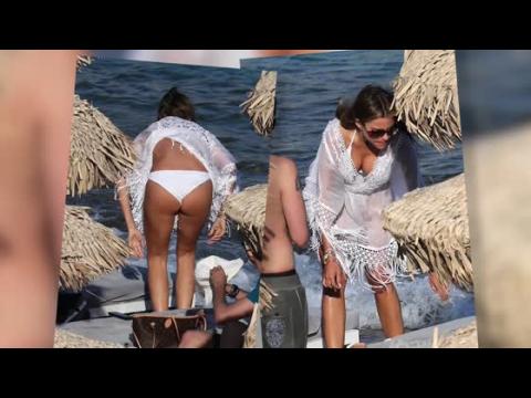 VIDEO : Sofia Vergara Relaxes In Greece After Emmy Nomination