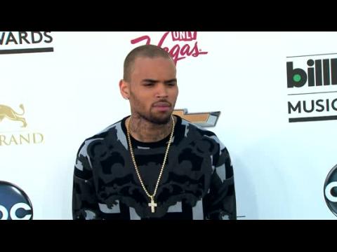 VIDEO : Chris Brown Given 1,000 More Hours Of Community Service