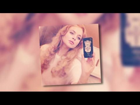 VIDEO : Lindsay Lohan Posts 'Back To Work' Selfie On Instagram