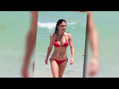 VIDEO : Bethenny Frankel Fait Monter La Temprature  Miami Dans Un Bikini Rouge