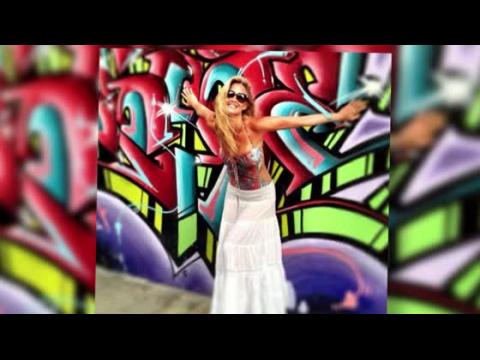 VIDEO : Bar Refaeli Enjoys Holiday In Ibiza