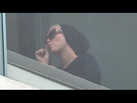 VIDEO : Miley Cyrus Prefers Smoking Marijuana To Drinking