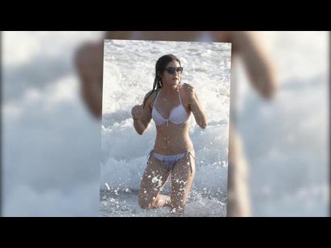VIDEO : Pretty Little Liars Star Lucy Hale Flaunts Her Amazing Bikini Body