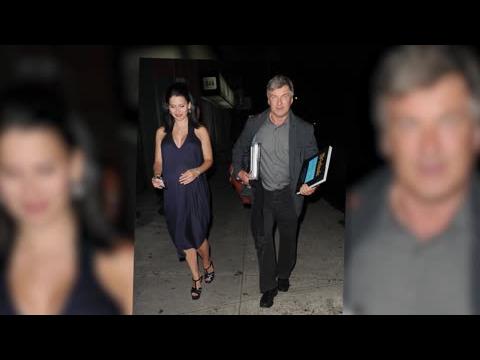 VIDEO : Alec Baldwin Quits Twitter, Considers Quitting Acting