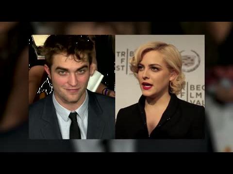 VIDEO : L'inconnue Avec Robert Pattinson Serait Riley Keough