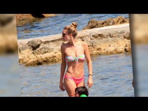 VIDEO : Doutzen Kroes Shows Off Her Toned Figure In A Bikini
