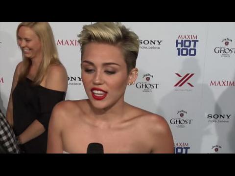 VIDEO : Miley Cyrus Announces New Album Title: 'Bangerz'