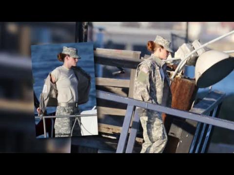VIDEO : Kristen Stewart Reports For Duty On Camp X-Ray Set