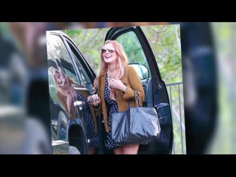 VIDEO : Lindsay Lohan A L'air Heureuse En Quittant Sa Cure