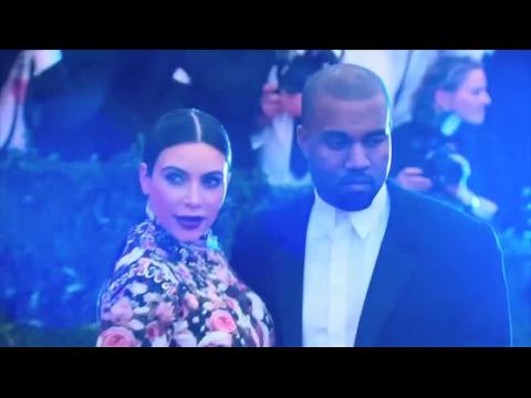 VIDEO : Kim Kardashian Et Kanye West Veulent Prsenter North West Dans Les Rseaux Sociaux