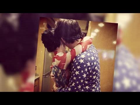 VIDEO : Katy Perry And John Mayer Hug In Cute Fourth Of July Snap