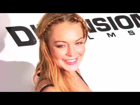 VIDEO : Lindsay Lohan Retournera Vivre Avec Sa Mère Après Sa Cure