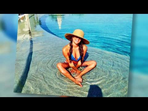 VIDEO : Lea Michele Rocks A Bikini In Mexico