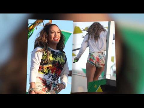VIDEO : J-Lo pimente le tournage du clip de l'hymne pour la Coupe du Monde de la FIFA