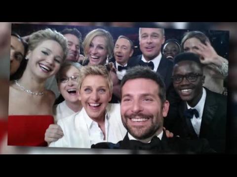VIDEO : La prsentatrice des Oscars Ellen DeGeneres partage le meilleur selfie de tous les temps