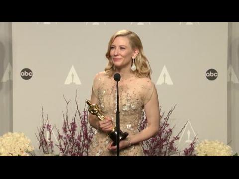 VIDEO : Cate Blanchett confie qu'elle a dormi avec son Oscar